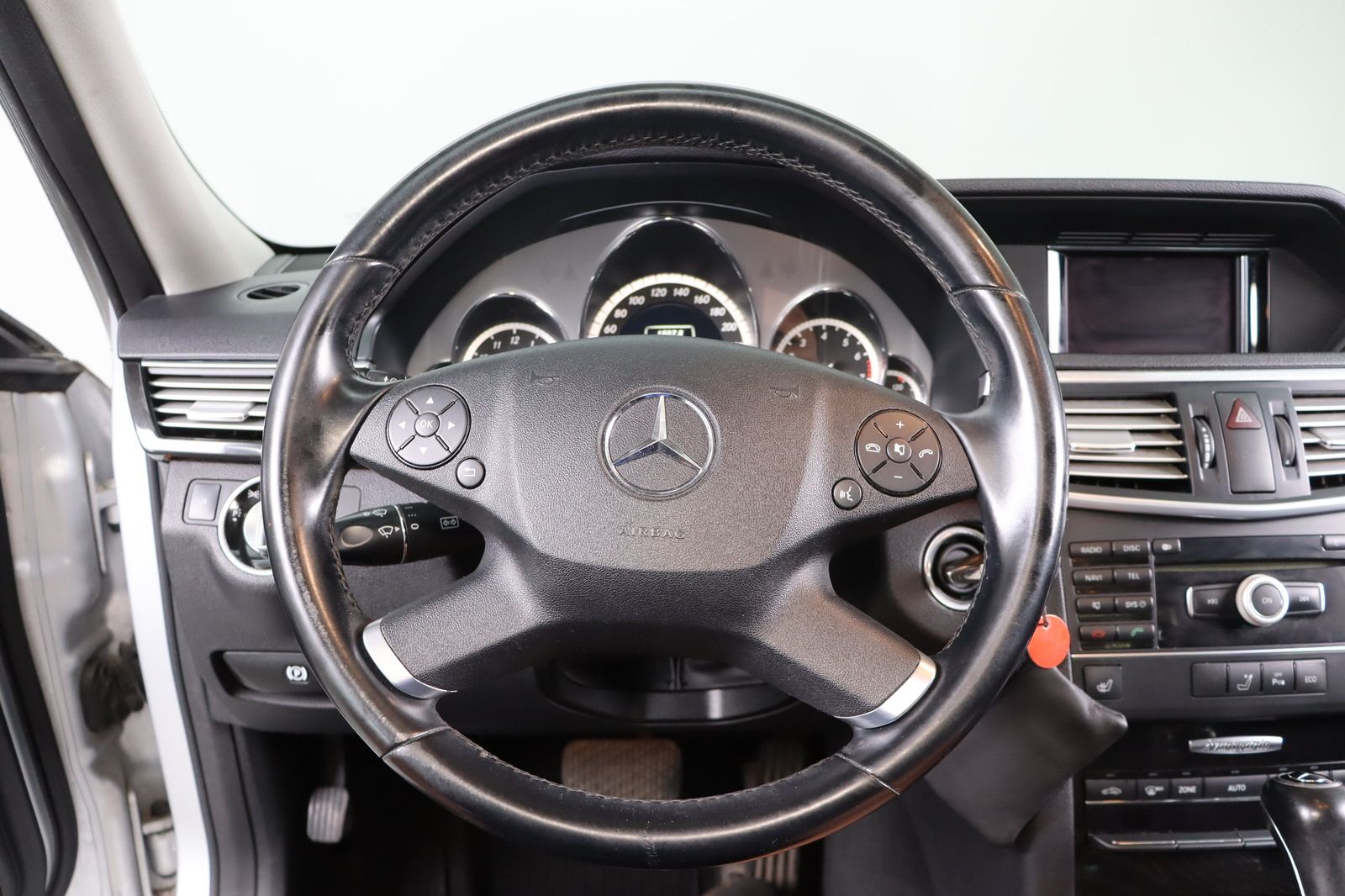 Fahrzeugabbildung Mercedes-Benz E 200 AVANTGARDE * Xenon * HU/AU 07.26