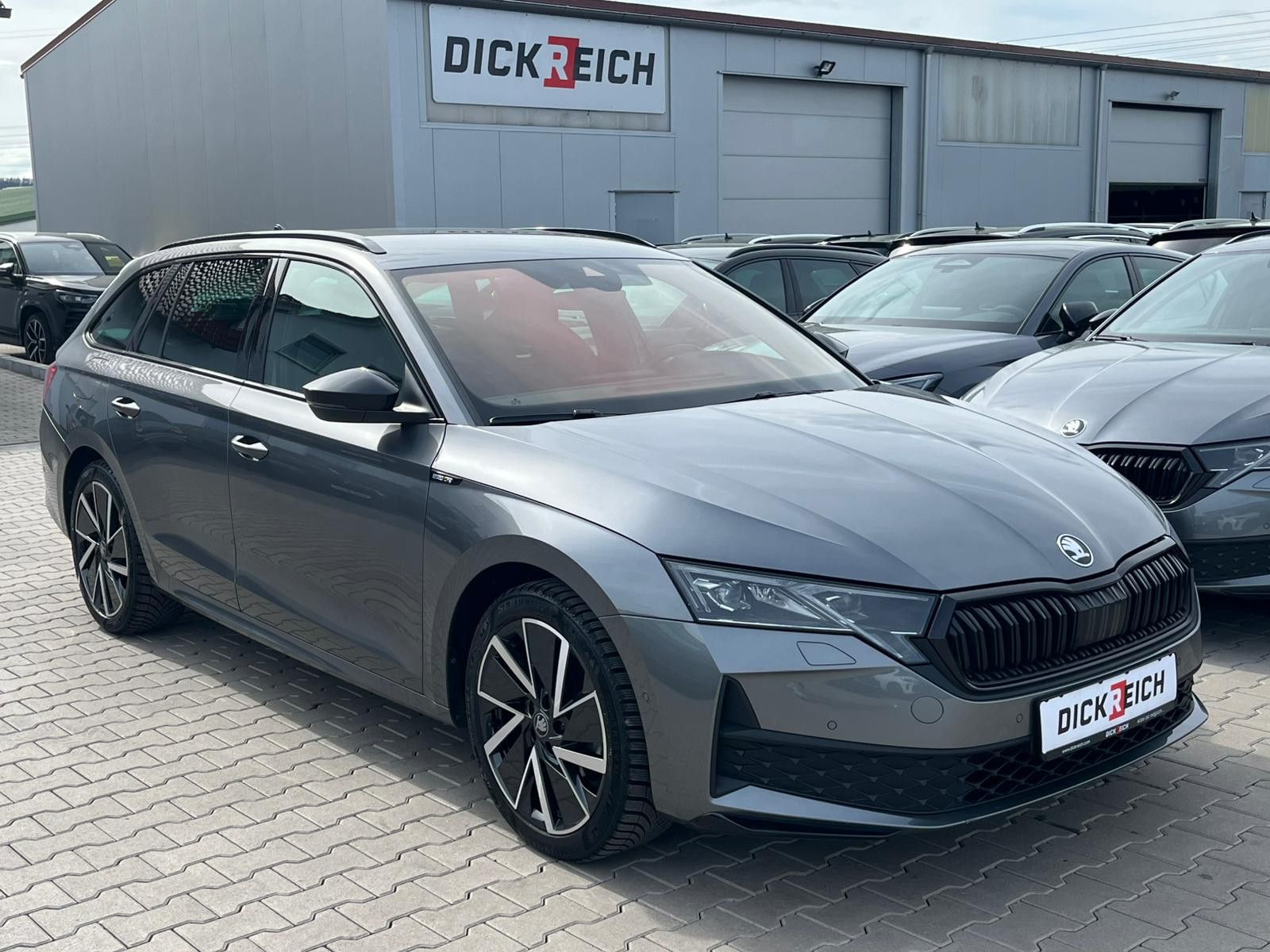 Fahrzeugabbildung SKODA Octavia 2.0 TDI Sportline DSG MATRIX*WINTER*5J.G
