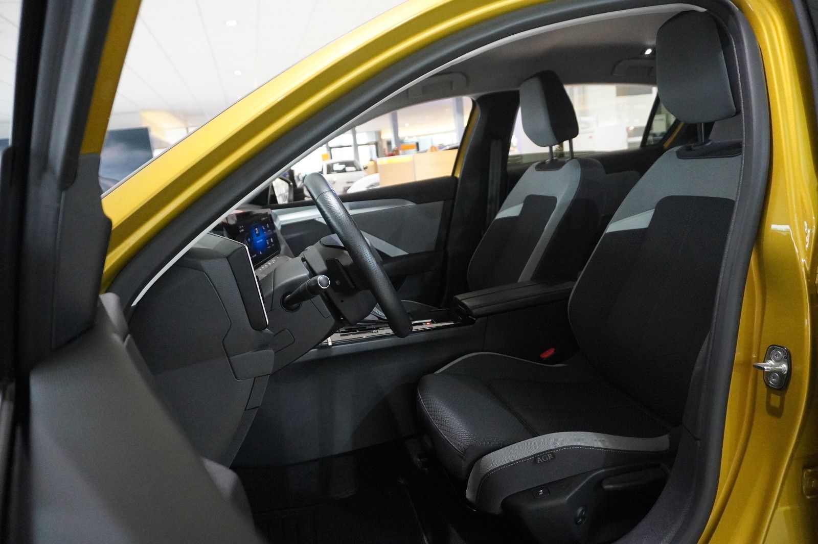 Fahrzeugabbildung Opel Astra L Lim. 1.6 HYBRID EDIT. NAVI/SPORT/KAMERA