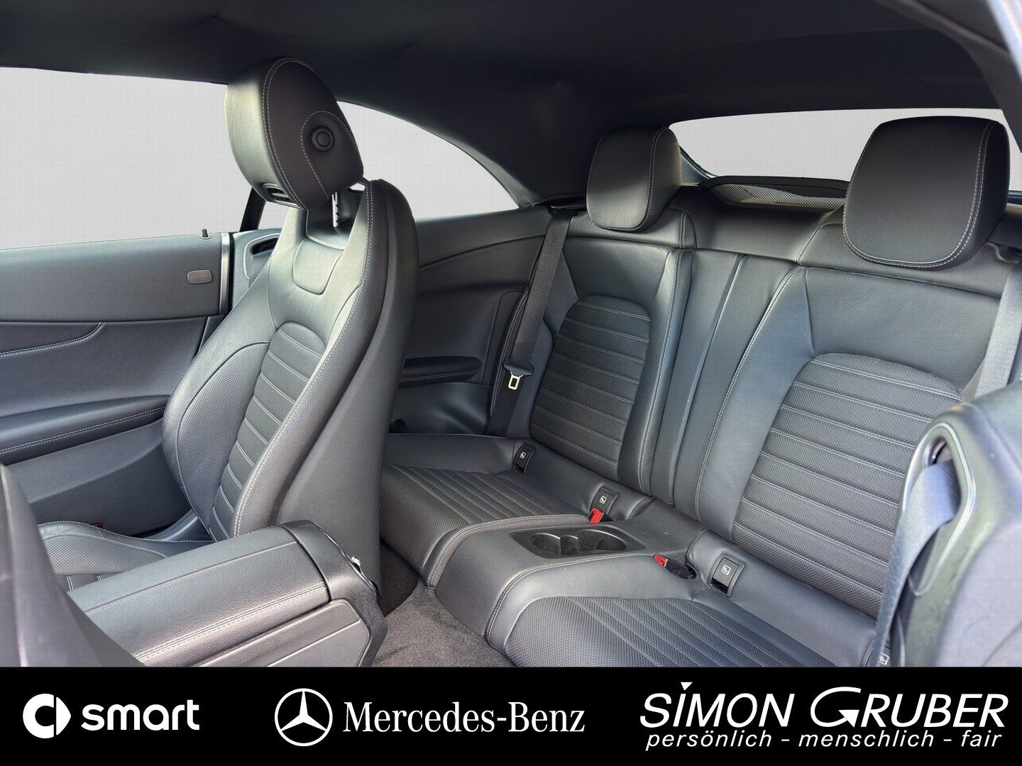 Fahrzeugabbildung Mercedes-Benz C 300 Cabrio AMG Burmester AHK Multibeam Distron