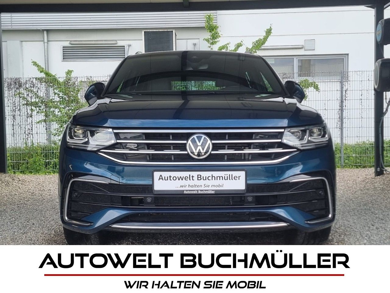 Gebrauchtwagen Volkswagen Tiguan Tiguan 2.0 TDI DSG,4M,2xR-LINE,KAMERA,AHK,MATRIX in Nersingen