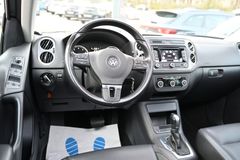 VW Tiguan 2.0 FSI Leder Navi Pano 18Zoll DSG AHK