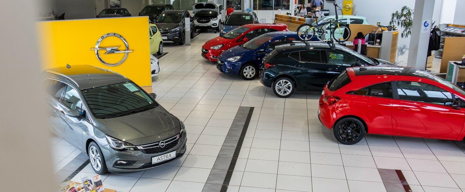 showroom-image-top