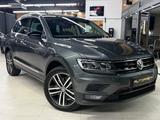 Volkswagen Tiguan 2.0 TSI IQ-Drive 4.M*DSG*V-COCKPIT*PANO*