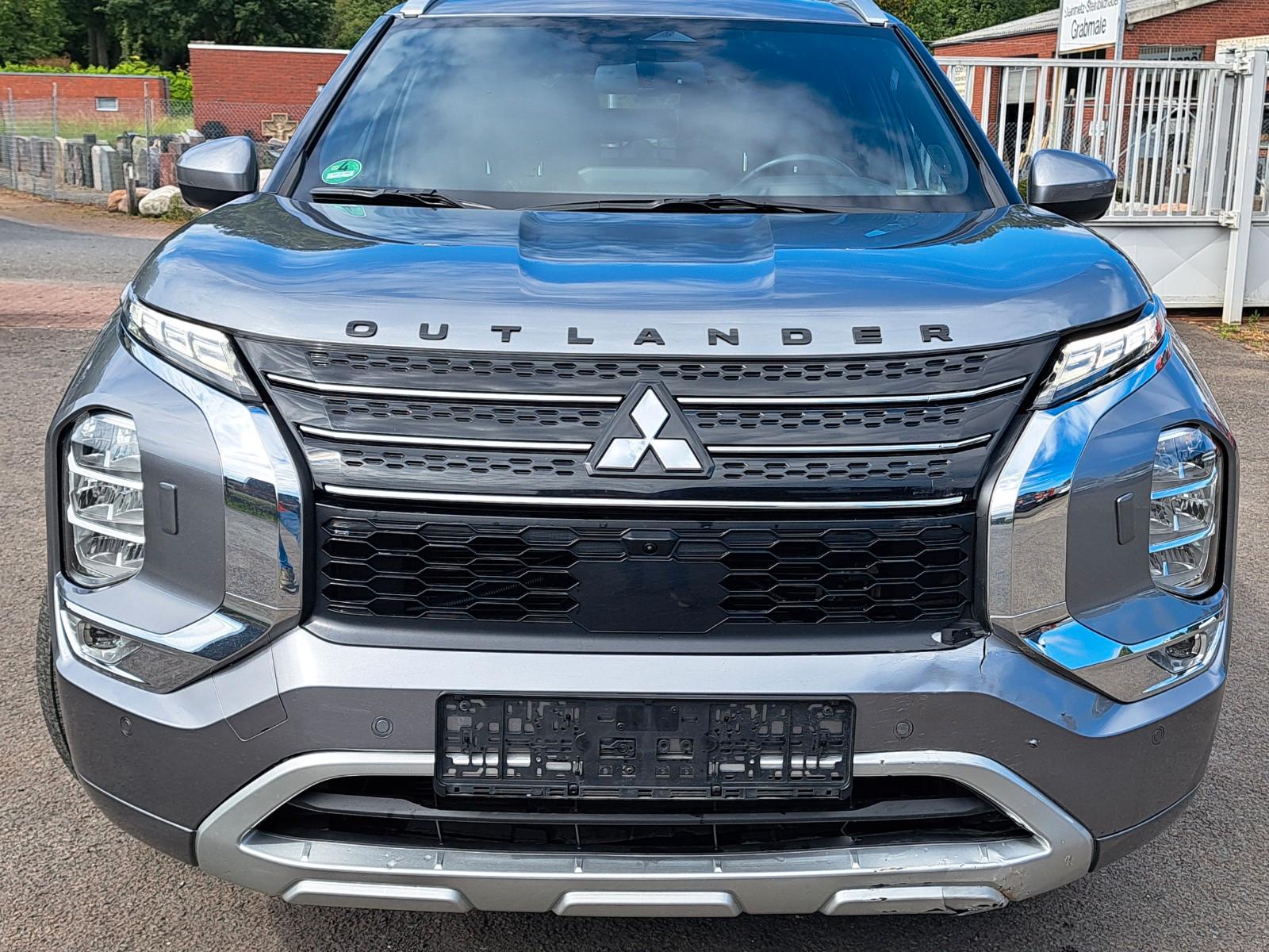 Mitsubishi Outlander Neues Model Voll Ausstatt EZ 10-2022
