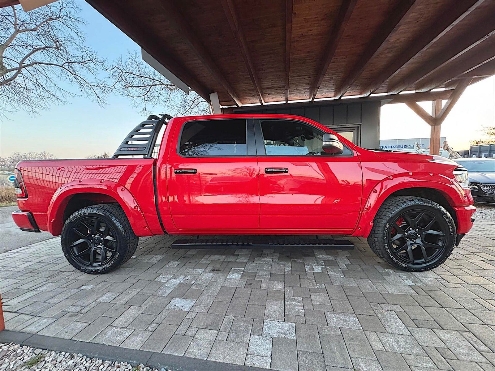 Fahrzeugabbildung Dodge RAM 5.7 V8 HEMI LARAMIE RedDevil 4x4 eTorq Tesla