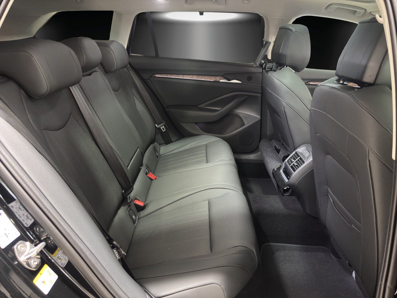 Fahrzeugabbildung SKODA Superb Combi L&K 2,0 TDI 142 kW DSG 4x4 Voll