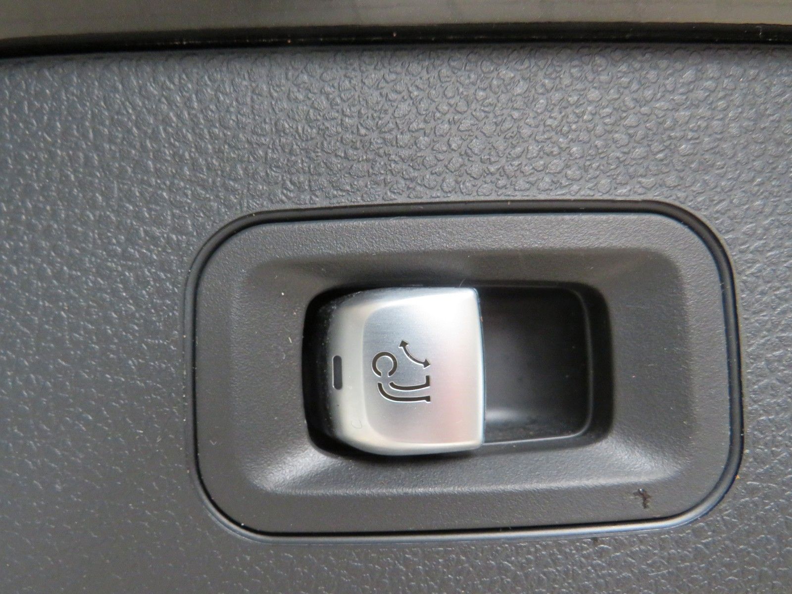 Fahrzeugabbildung Mercedes-Benz C 220 T d*LED*Fernl.*AHK*NAVI*Toten*PTS*