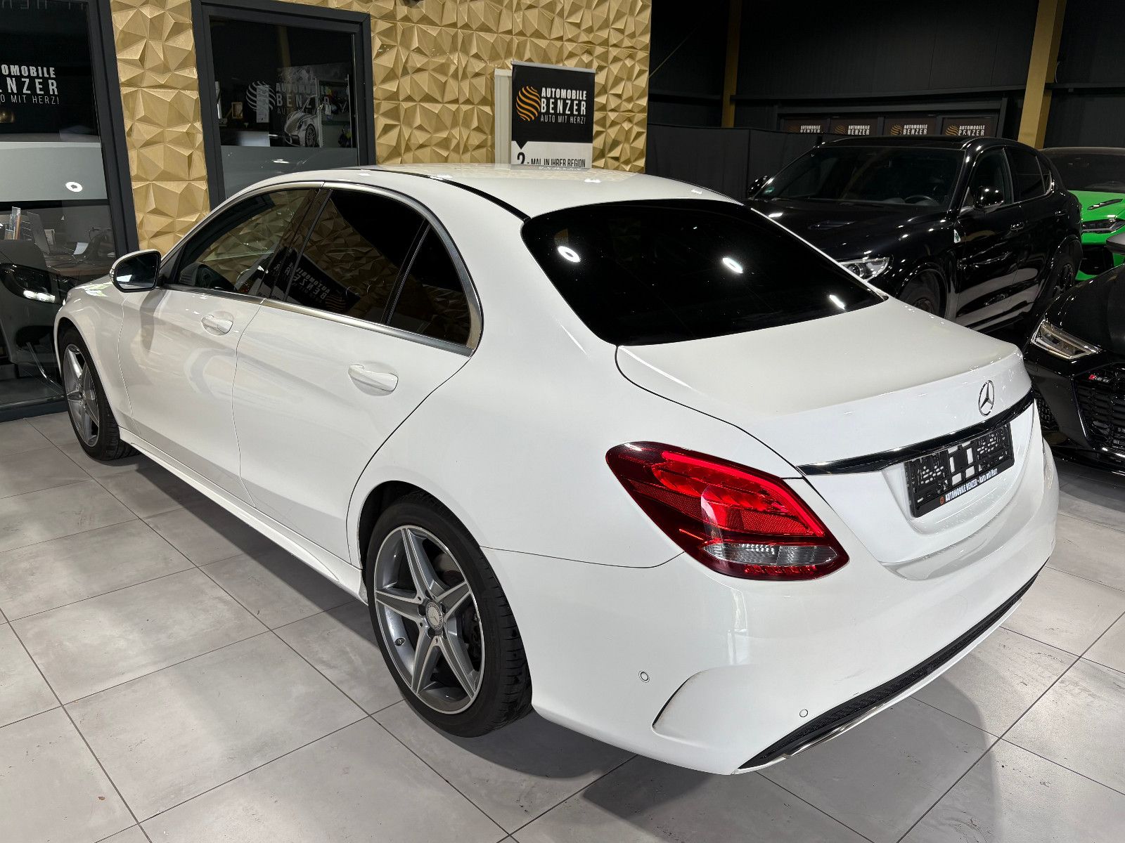 Fahrzeugabbildung Mercedes-Benz C 200 Lim. C 200 CGI/AMG-LINE/PDC/SOUND/SHZ/KLIM
