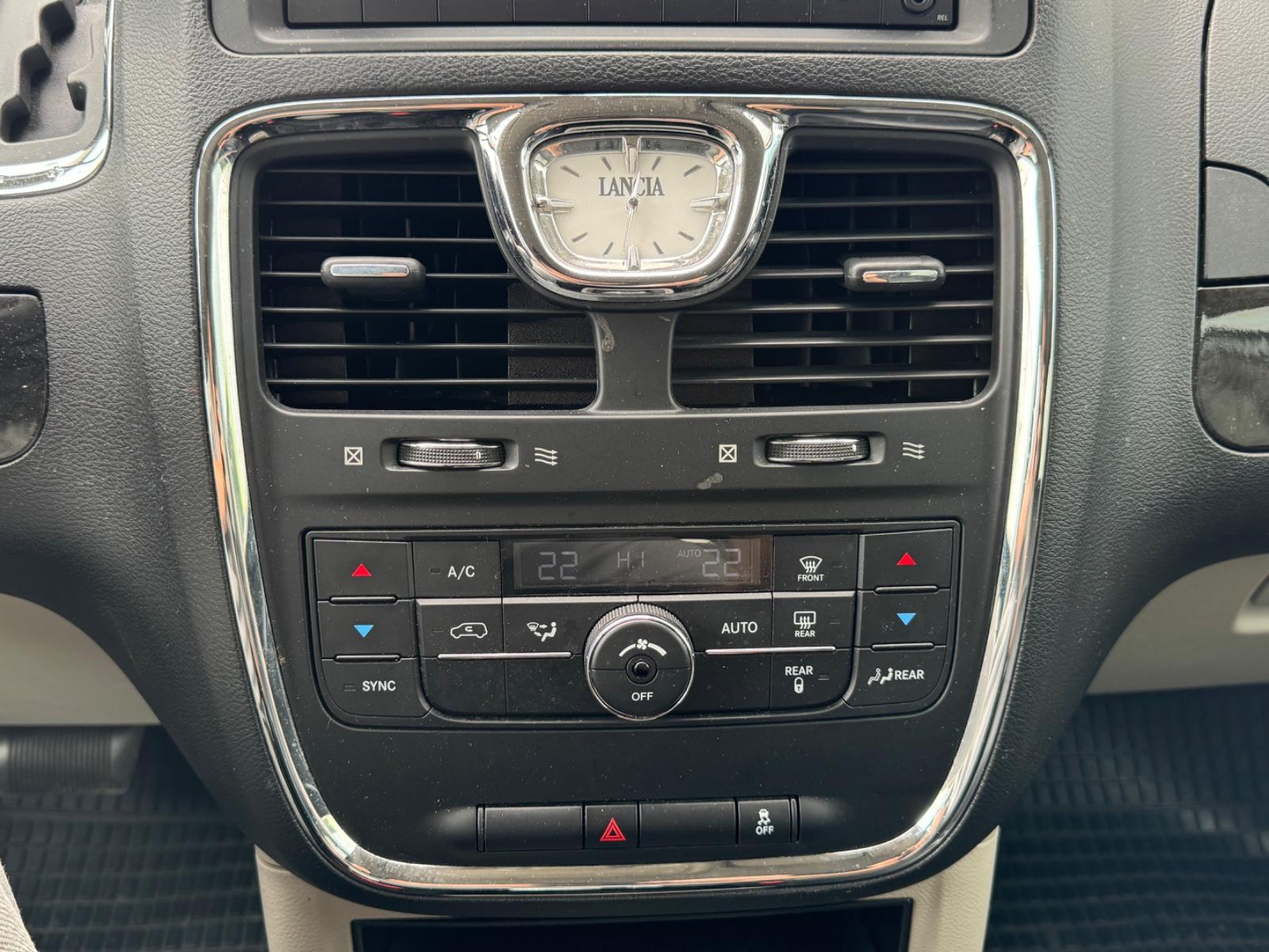 LANCIA VOYAGER SILVER 2.8 177 CH BVA 7 PLACES / CUIR / CLIM AUTO - 171300 km