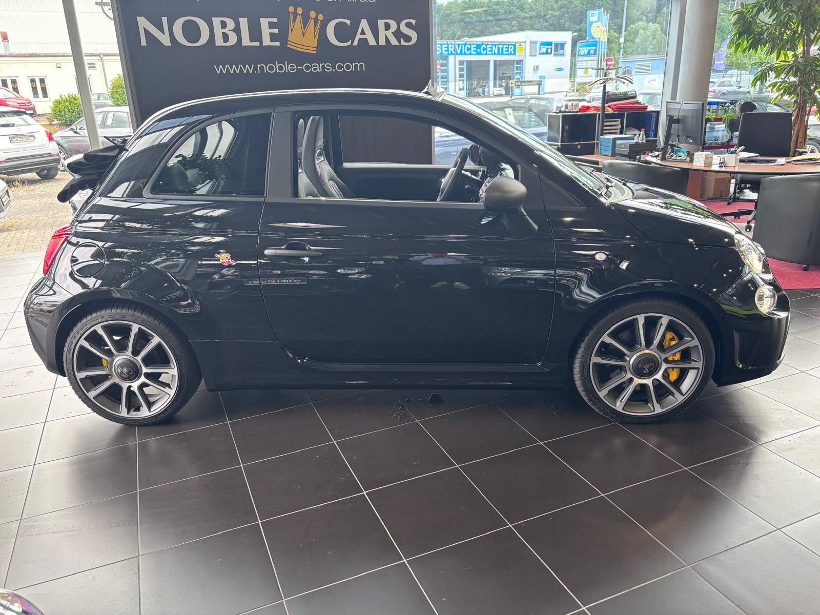 Fahrzeugabbildung Abarth 695C Turismo BEATS NAVI LEDER ALU