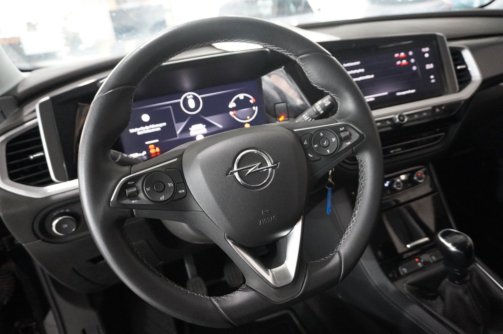 Fahrzeugabbildung Opel Grandland (X) 1.2T GS SPORT NAVI/LED/VIRT./DAB+