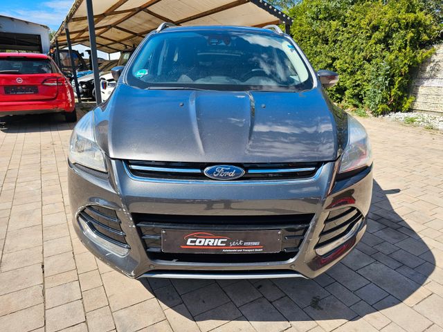 Ford Kuga Titanium / WASSERSCHADEN