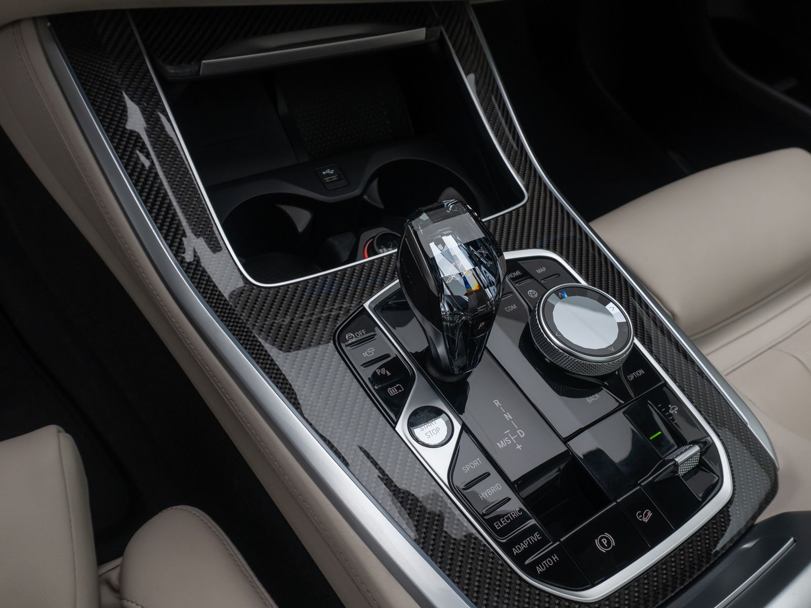 Fahrzeugabbildung BMW X5 xD45e M Sport Panorama DAB DispKey 360°22Zoll