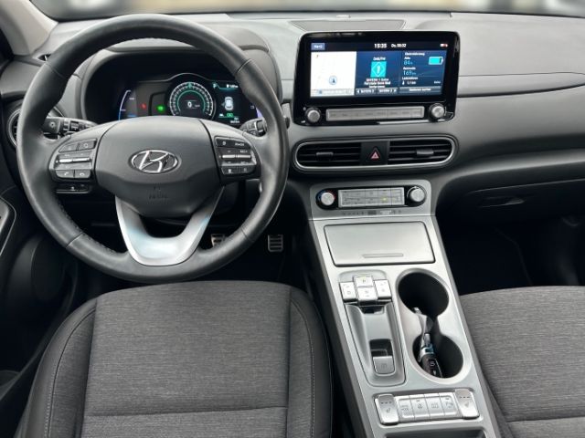 Fahrzeugabbildung Hyundai KONA Trend Elektro 2WD Navi Carplay Kamera Temp
