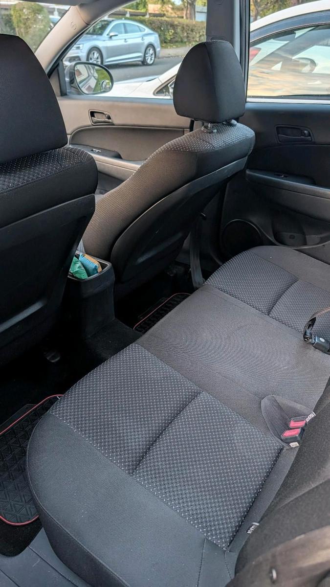 Hyundai i30 2011 — photo 8