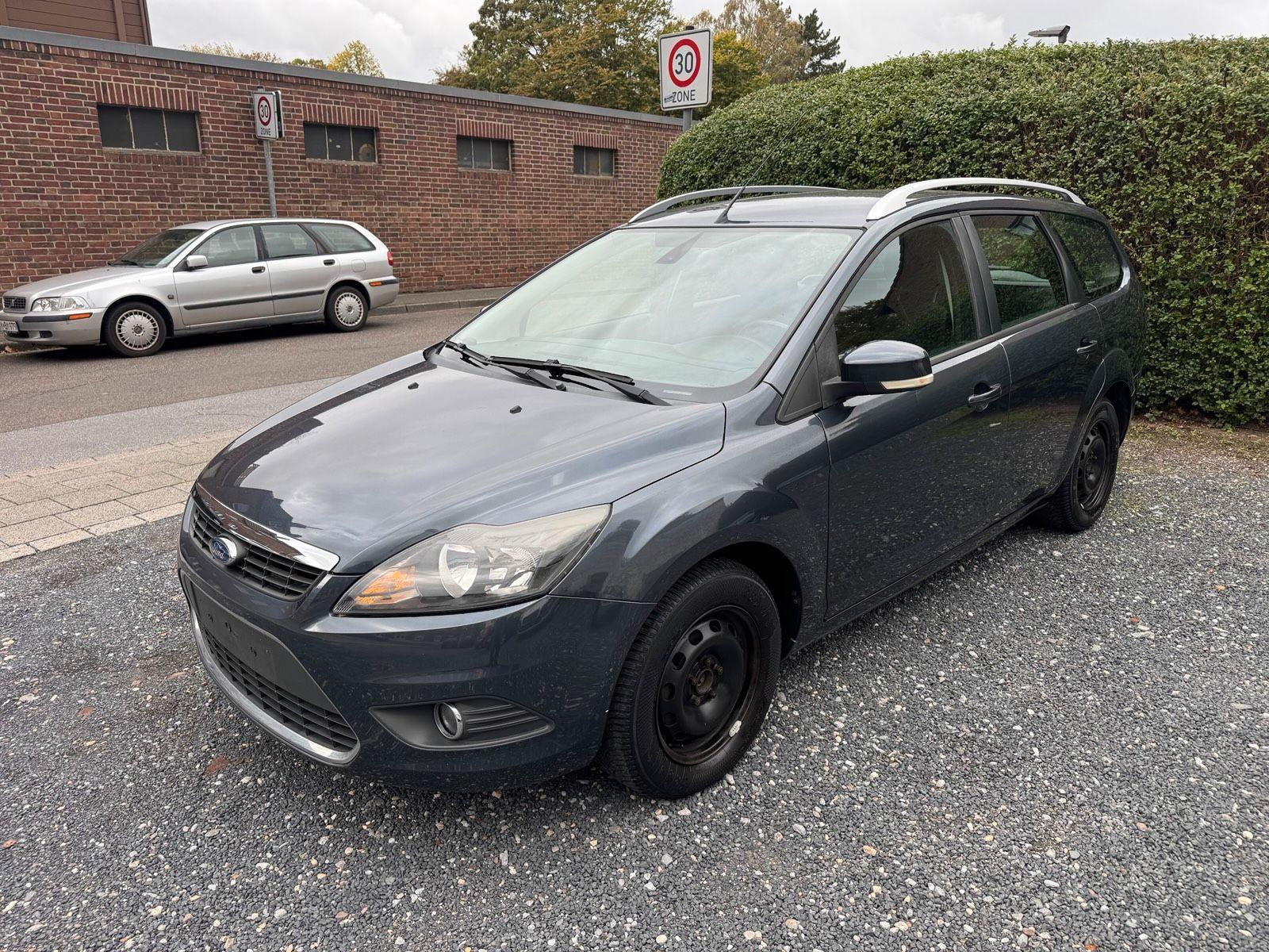 Ford Focus 2010 — вигляд ззаду