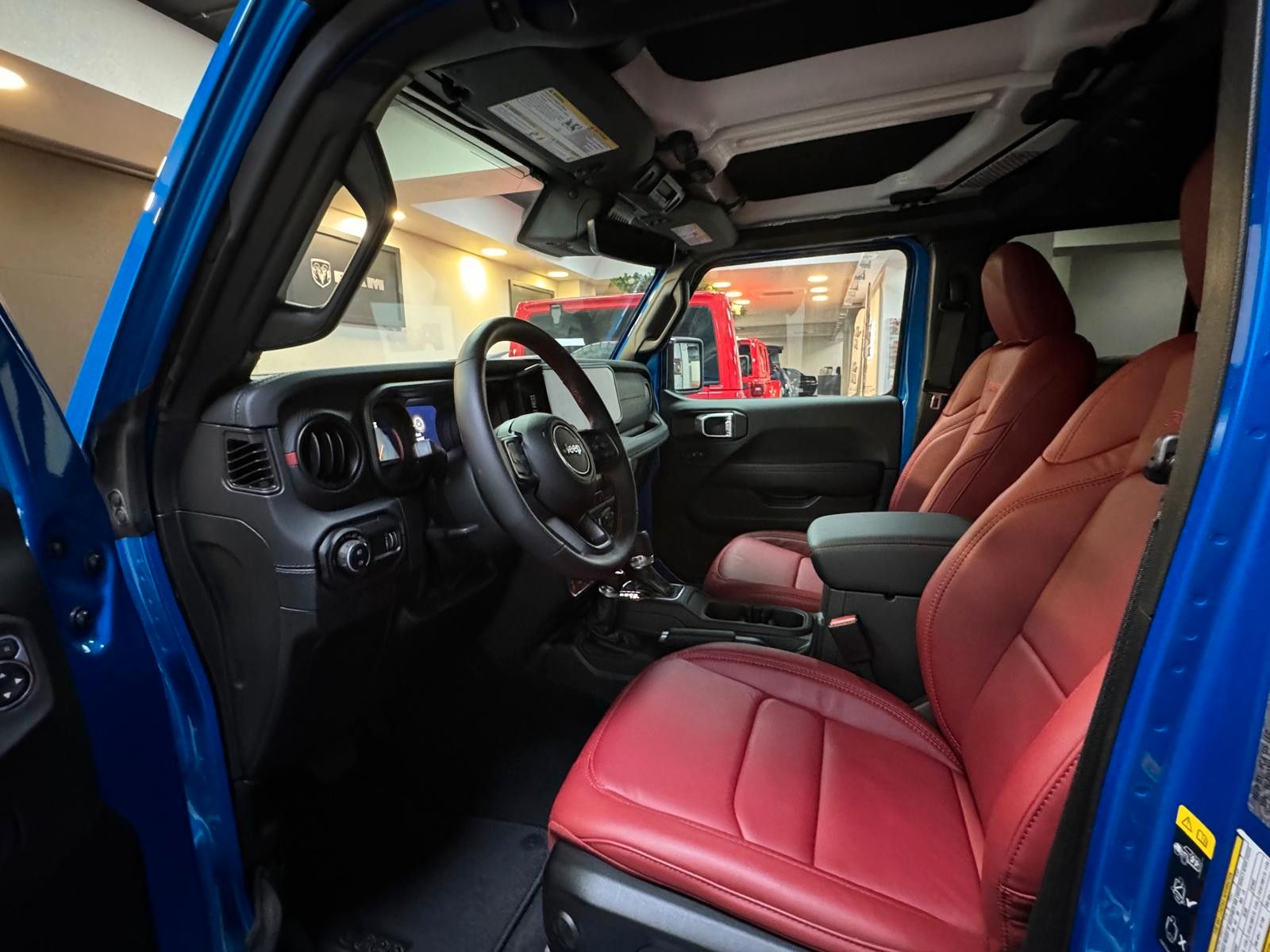 Fahrzeugabbildung Jeep RUBICON 392-6.4L HEMI V8-RECON 35"-STEEL BUMPER