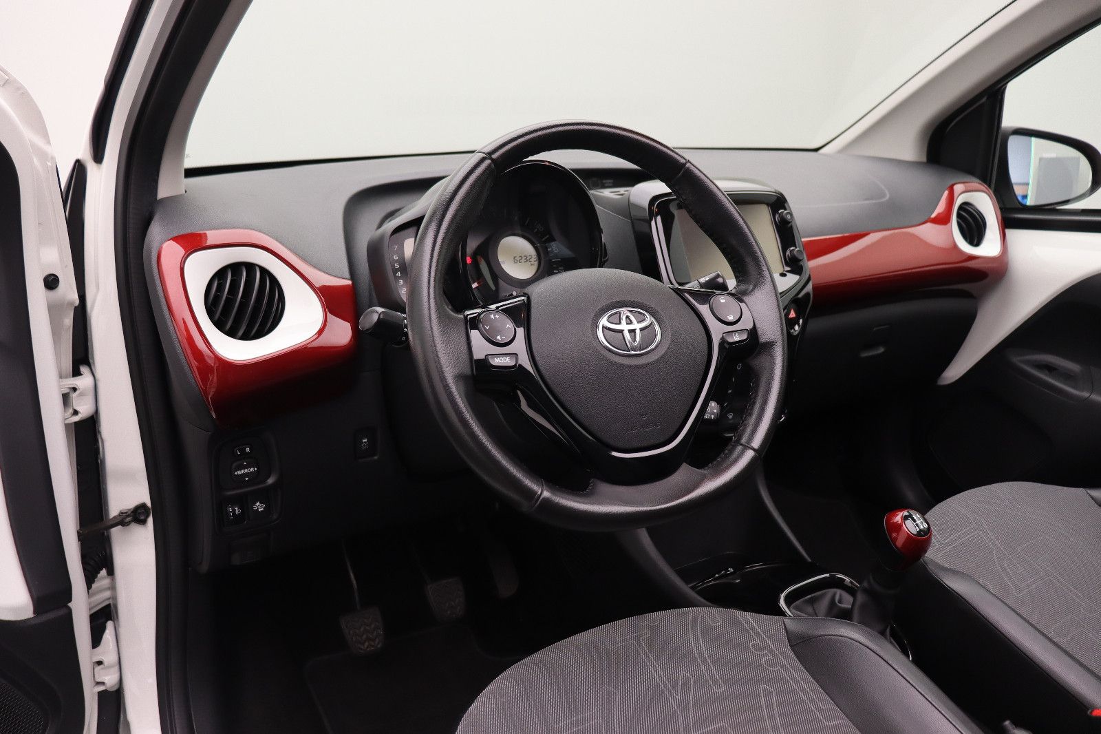 Fahrzeugabbildung Toyota Aygo 1.0 x-wave TEMPO KAMERA