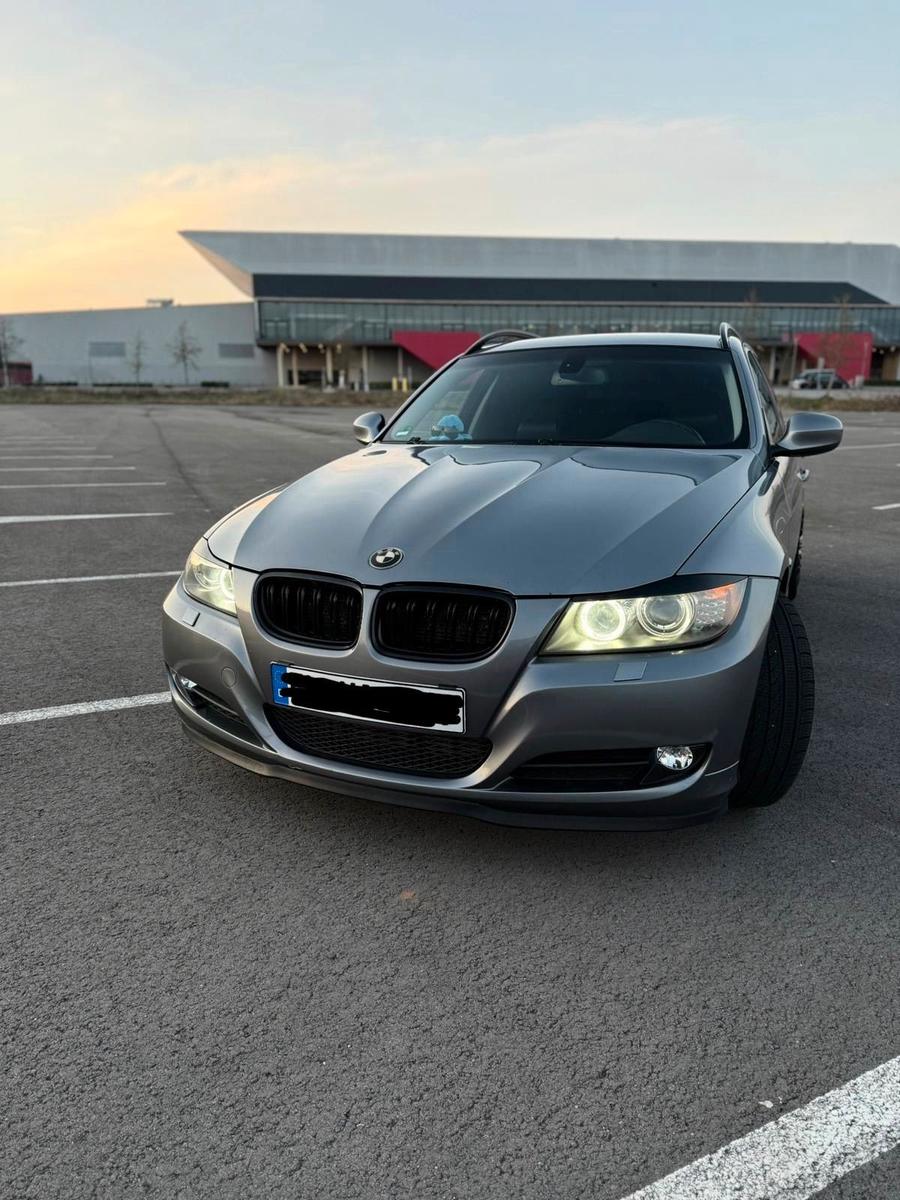 BMW 320 2009 — photo 13