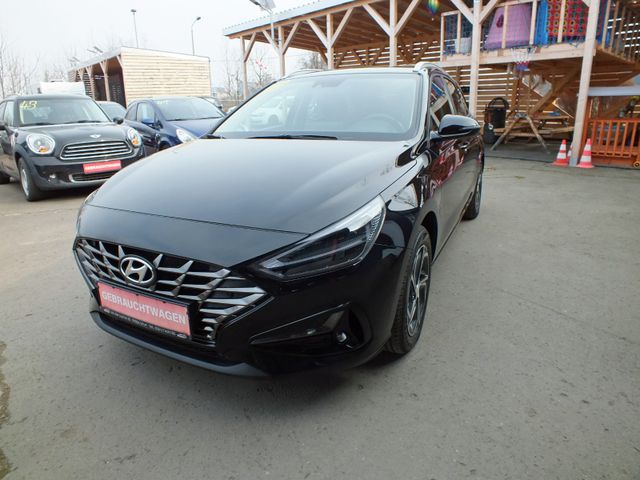 Hyundai i30 1.6 CRDi Nitro DCT*8fach bereift* 1,5 Hand*