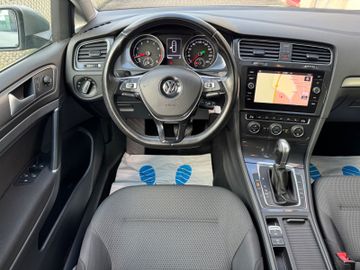 Volkswagen Golf - 11