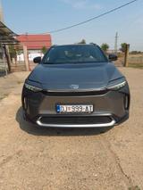 Toyota bZ4X 71,4kWh 160kW Comfort+Technik+Glas AWD ... - graue Toyota bZ4X