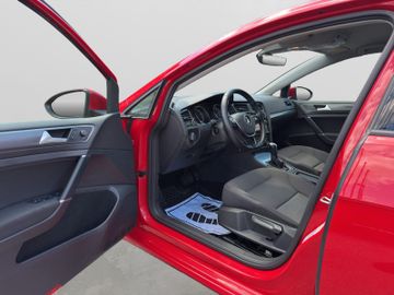 Volkswagen Golf - 8