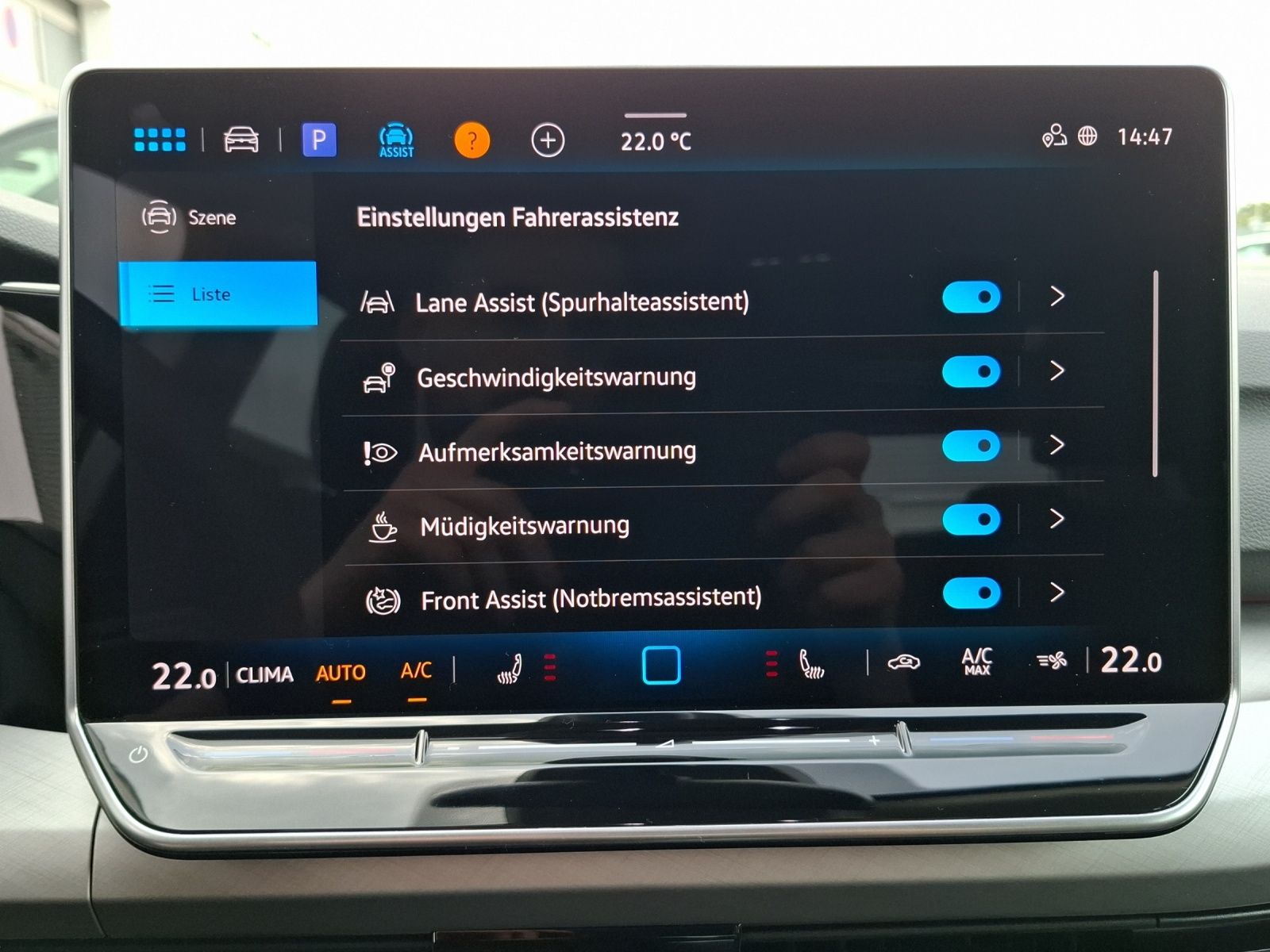 Fahrzeugabbildung Volkswagen Golf VIII TSI Life LED Navi AID ACC RFK SHZ