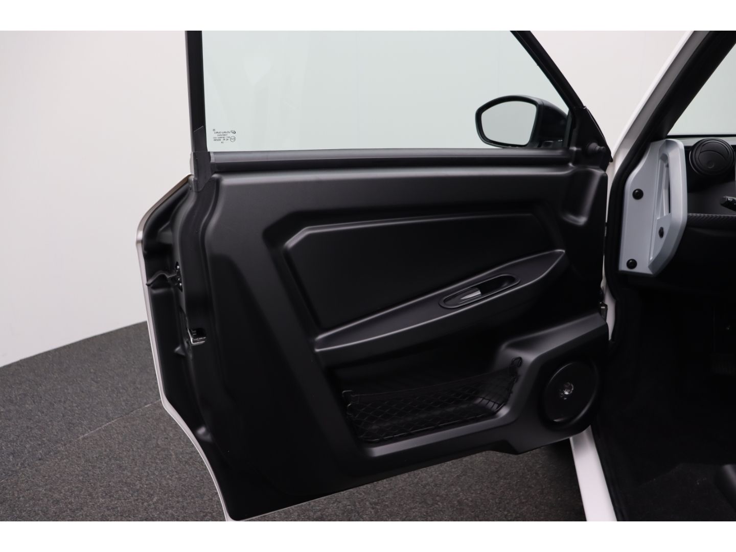 Fahrzeugabbildung Ligier MYLI I.DEAL Fahren ab 15 Leasing 199 Eur. MTL