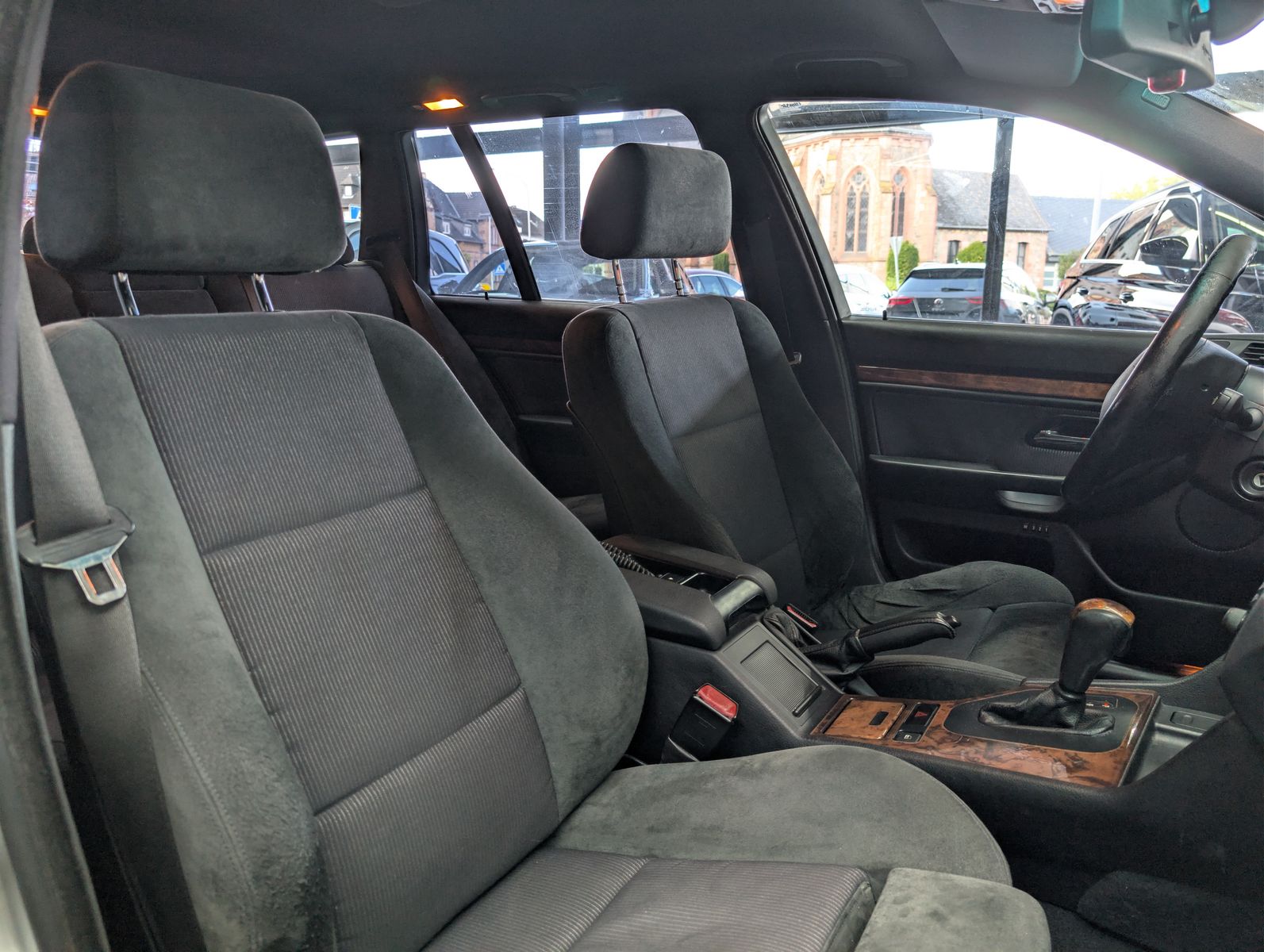Fahrzeugabbildung BMW 530 i 3.0 Shadow M Sport LPG*MEMO*TEMP*SHZ*XENON