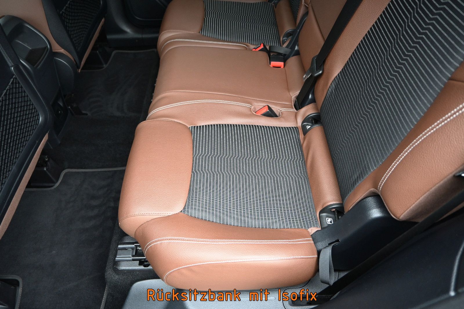 Fahrzeugabbildung Mercedes-Benz GLB 200 d Aut. Night Paket °AHK°STANDHEIZ°KAMERA