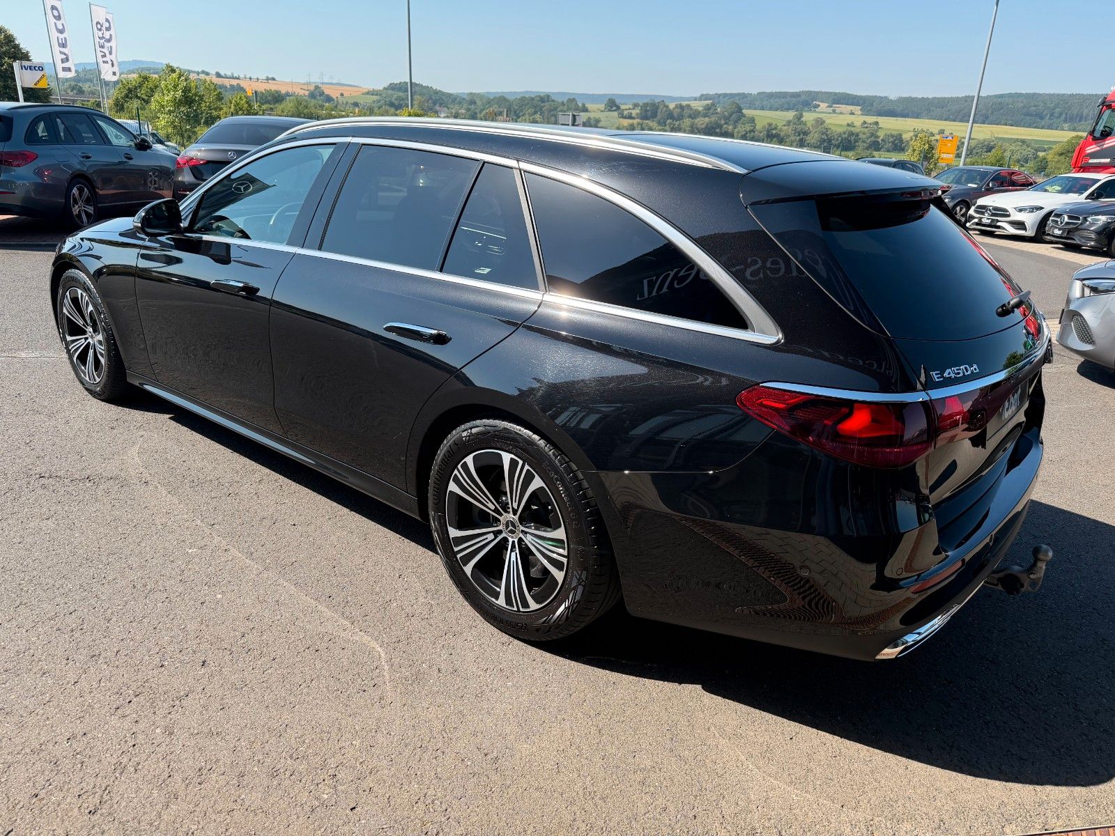 Fahrzeugabbildung Mercedes-Benz E 450d 4M T Avantgarde+Pano+AHK+Distr+Memory