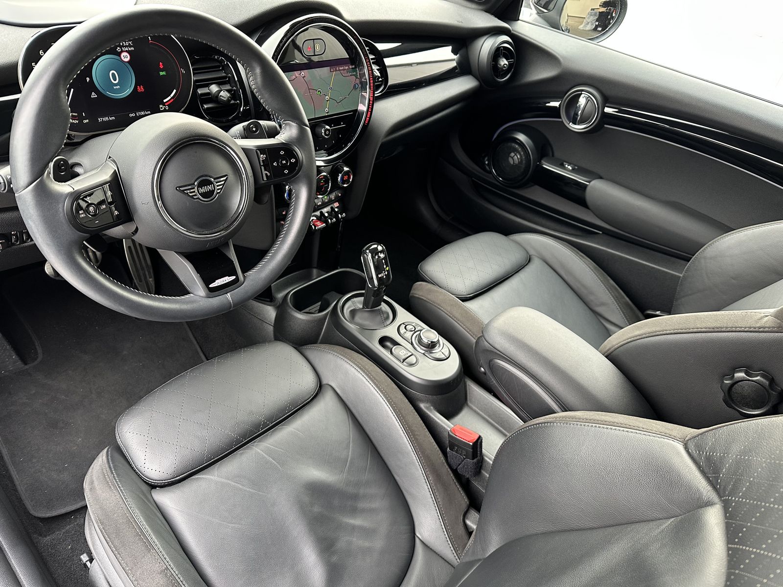 Fahrzeugabbildung MINI John Cooper Works Cabrio Sport-Aut. NAV+LED+KAM