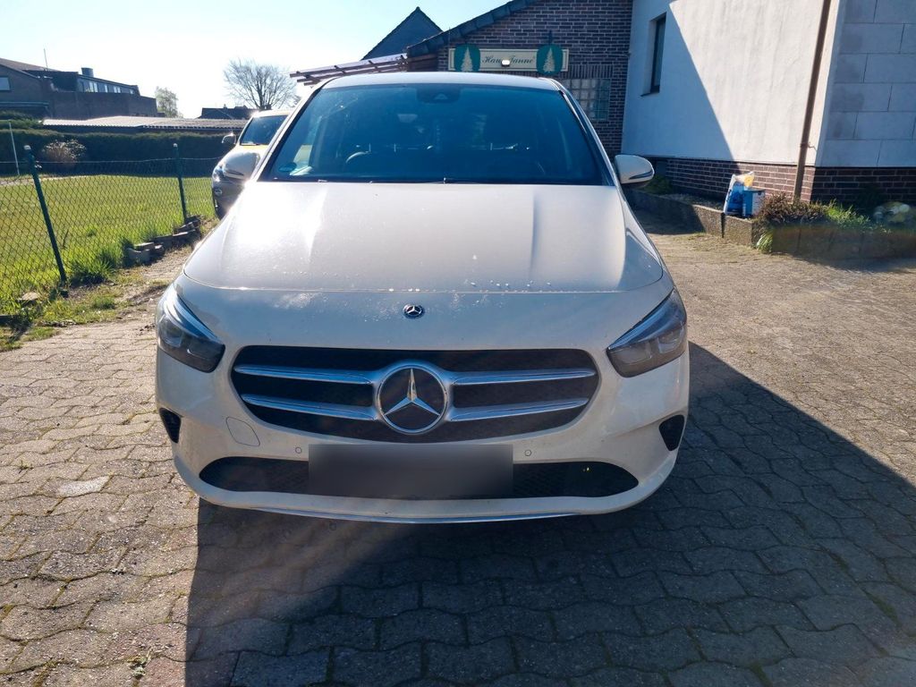 Image of Mercedes-Benz B 180