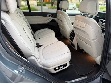 BMW X7 M60 - 12