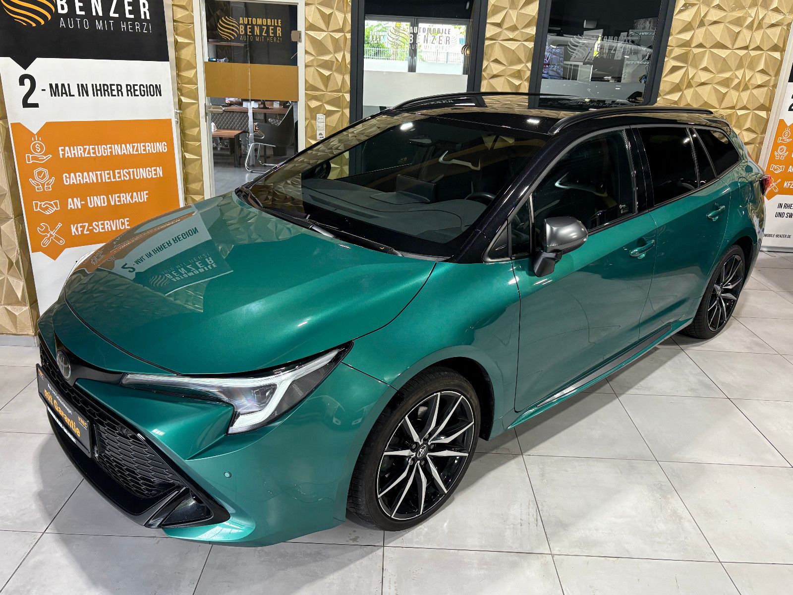 Fahrzeugabbildung Toyota Corolla Touring Sports 2.0 Hybrid GR Sport/APPLE