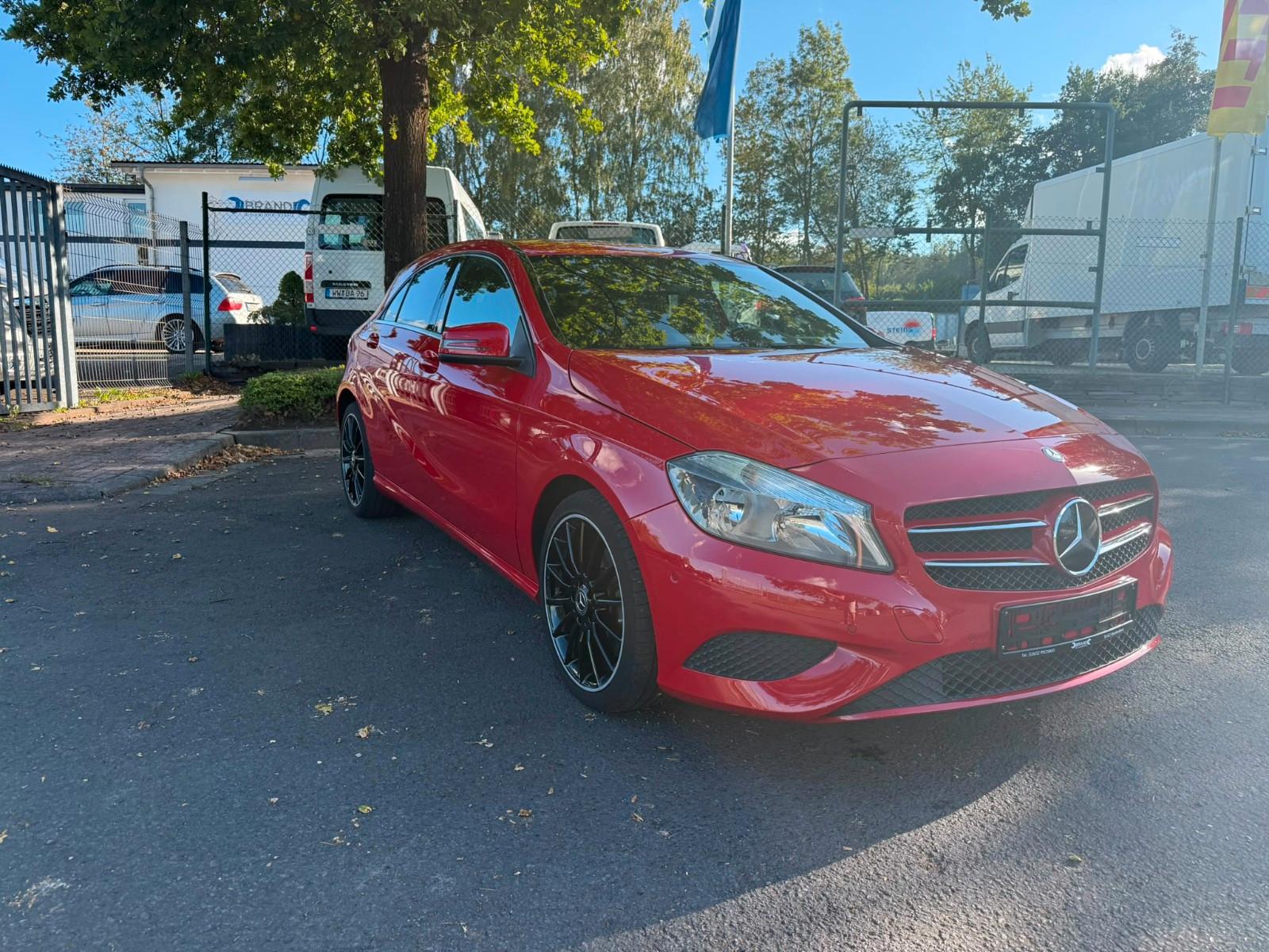 Mercedes-Benz A 180*BlueEfficiency*AMG*8Fach*Tüv03/28*Service*