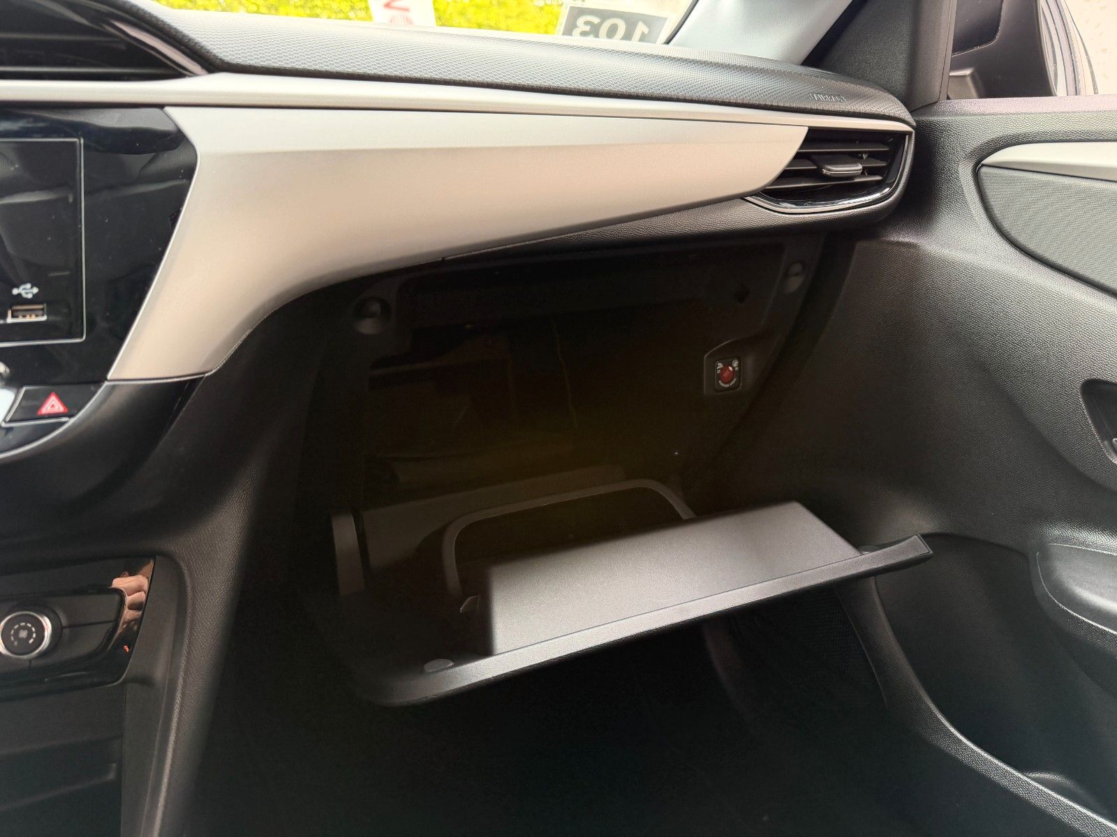 Fahrzeugabbildung Opel Corsa F Edition 100PS PDC/Tempomat!