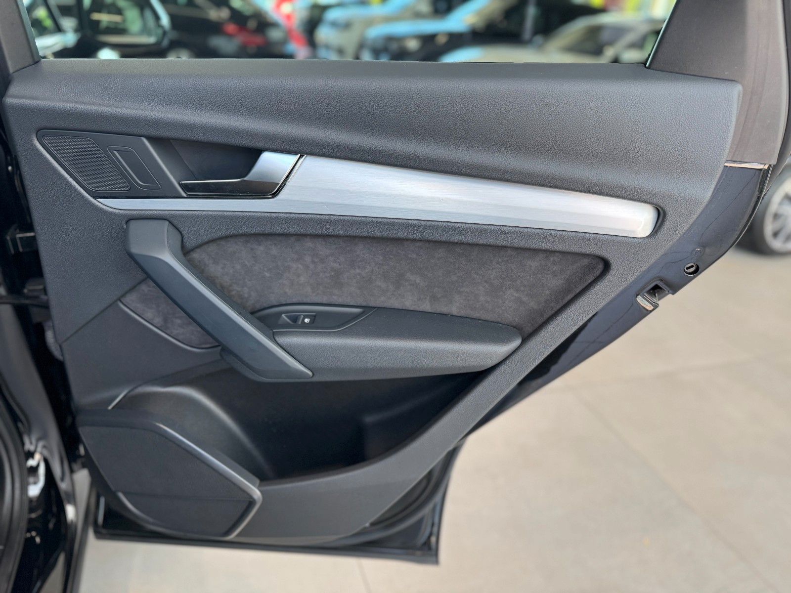 Fahrzeugabbildung Audi SQ5 3.0TDI quattro "Magnetic-Ride 3-Zonen-Klima"