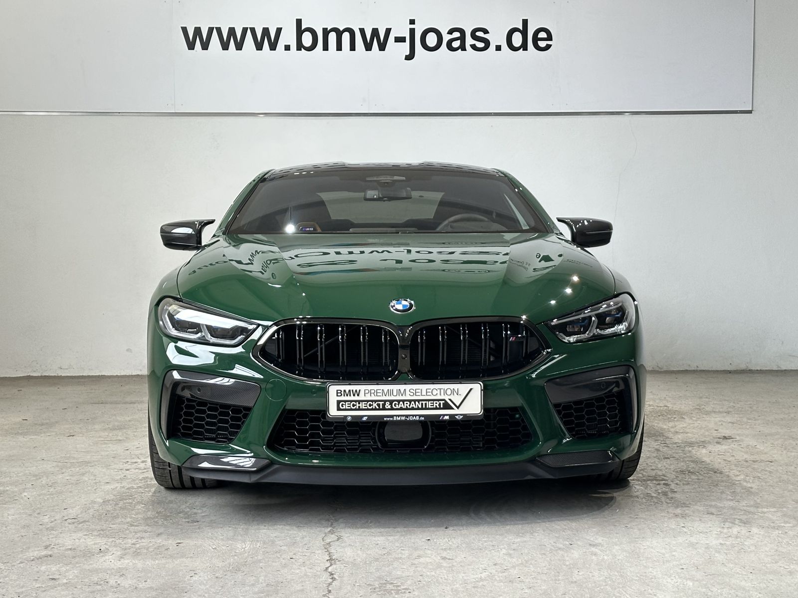 Fahrzeugabbildung BMW M8 Coupé B&W Surround TV-Funktion Sitzbelüftung