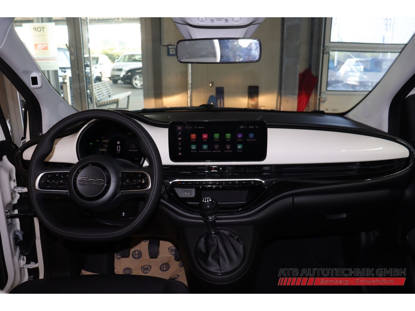 Fahrzeugabbildung Fiat 500 ICON + Komfortpaket Hybrid 1.0l PDC Rückfahr