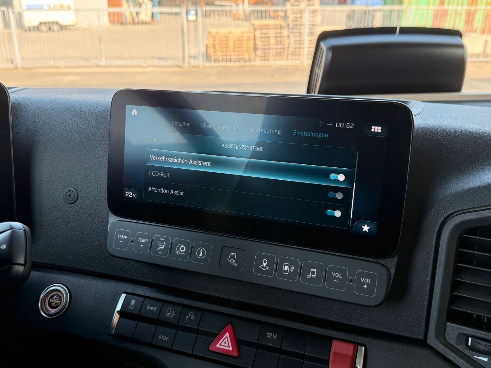 Fahrzeugabbildung Mercedes-Benz Actros 1848 LS BigSpace mit ADR