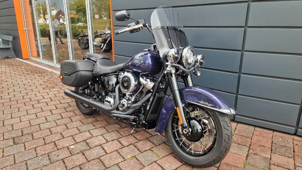 Harley-Davidson FLHCS HERITAGE CLASSIC 