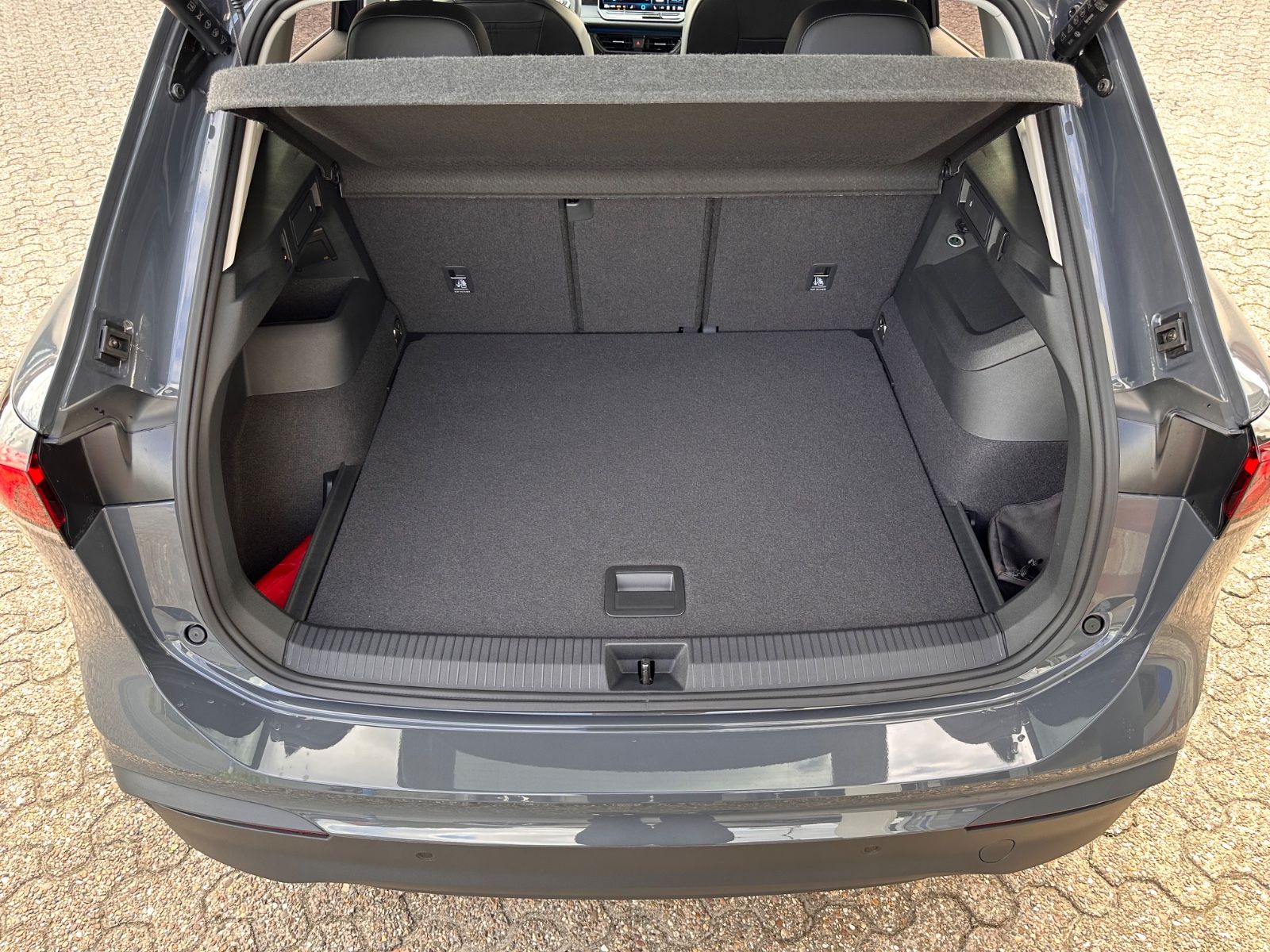 Fahrzeugabbildung Volkswagen Tiguan 1.5 eTSI Life DSG AHK/360°/APP/ACC/Keyles