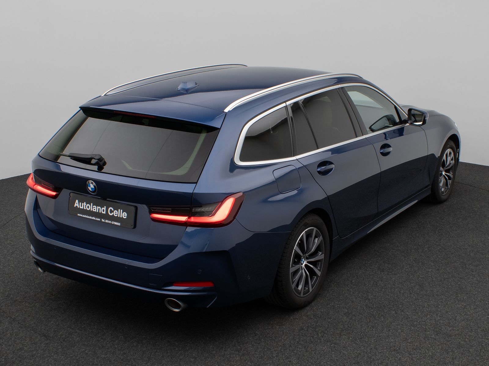 Fahrzeugabbildung BMW 320i Kamera HUD DAB H/K ACC Komfort Alarm Sport