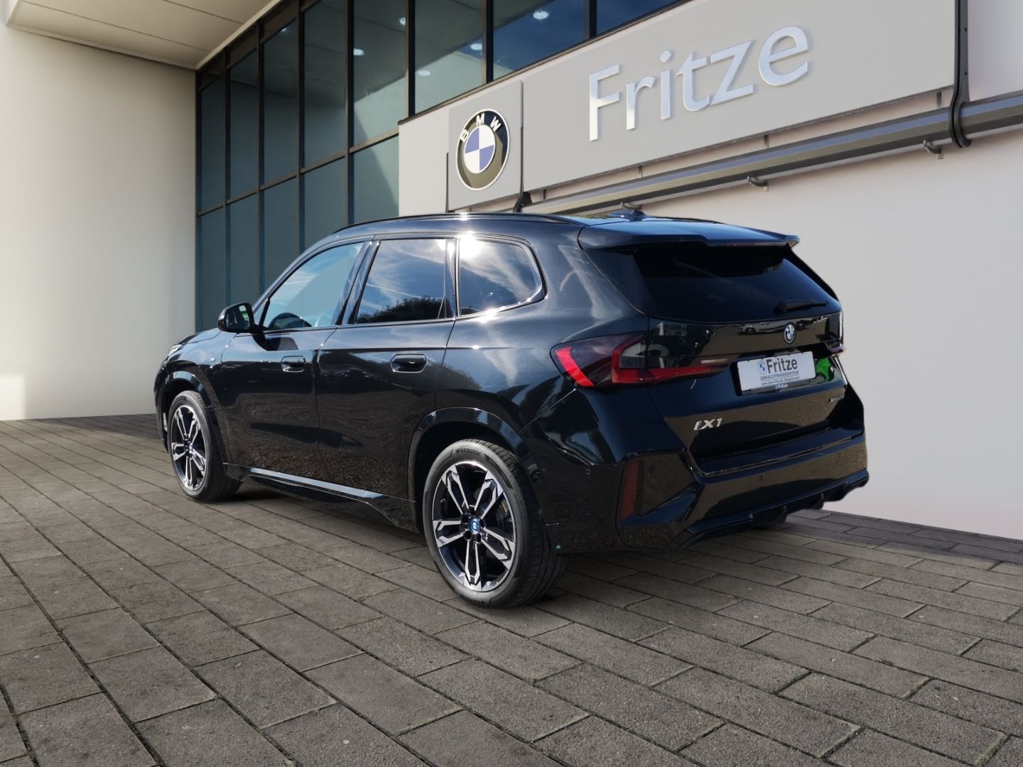BMW iX1 xDrive 30 M Sport LED KLIMAAUTO NAVI SHZ PDC foto 4
