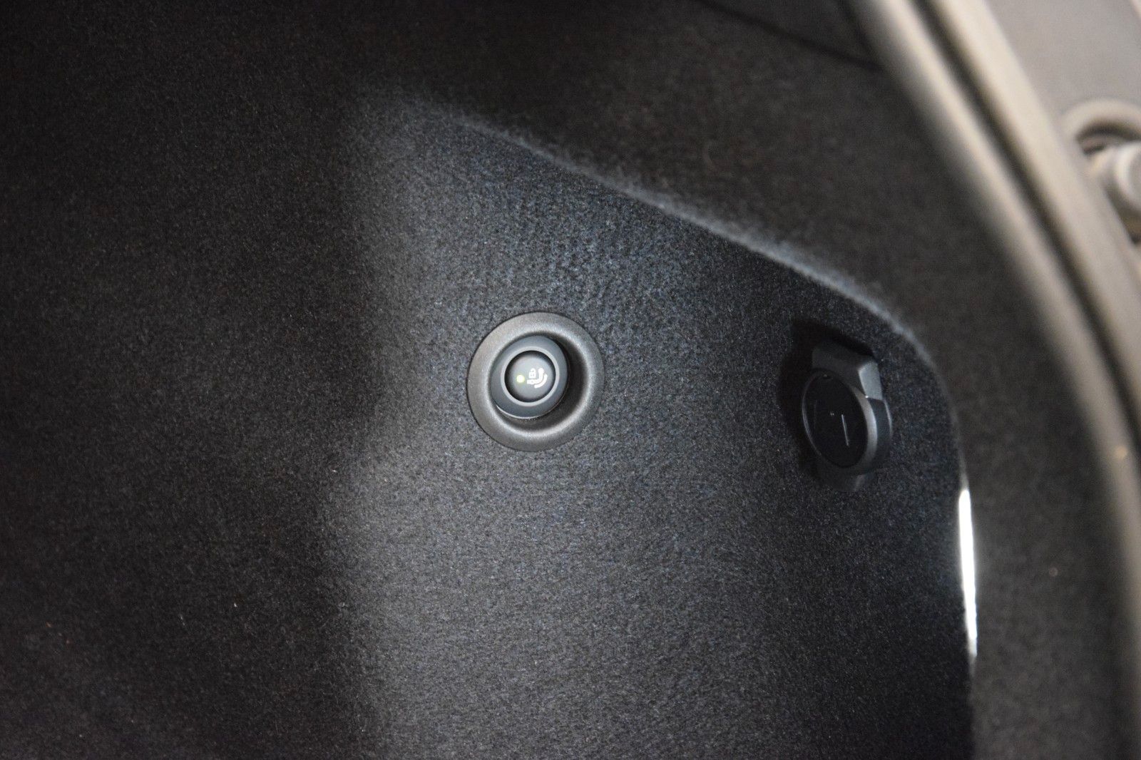 Fahrzeugabbildung BMW 223i xDrive Active Tourer M Sport Pano HuD AHK