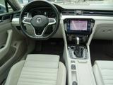 Volkswagen Passat Variant 2,0 TDI Automatik,AHK,Leder,Panor - silberne Volkswagen Passat