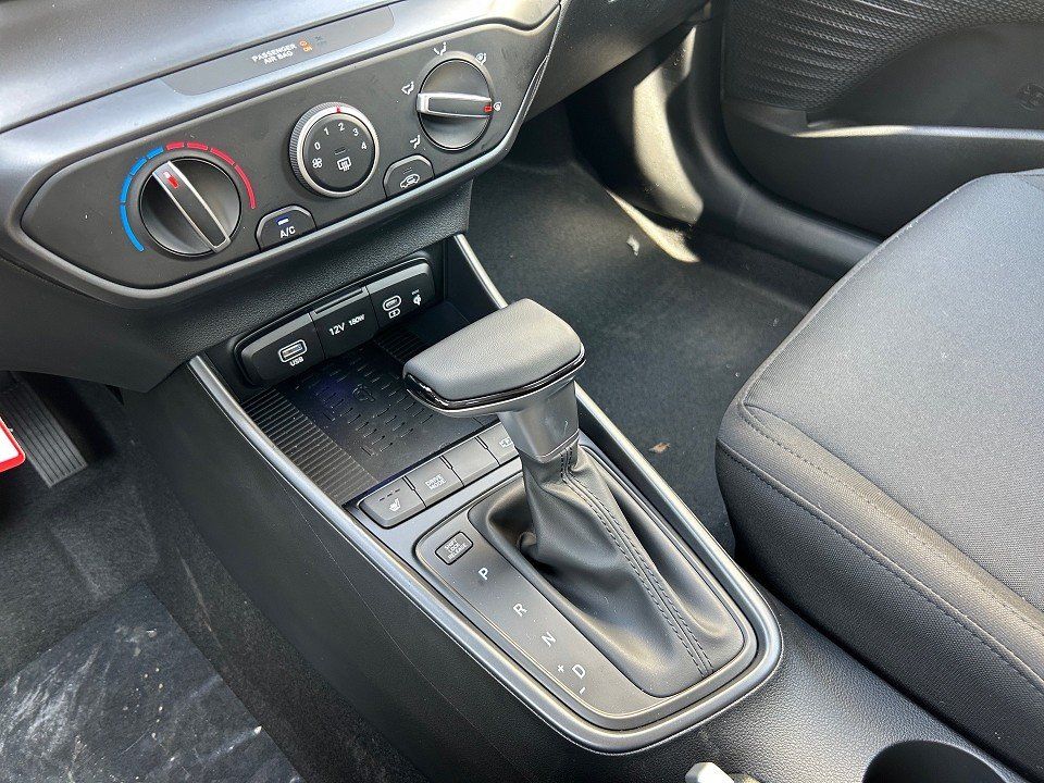 Fahrzeugabbildung Hyundai i20 MY25 1.0T 7DCT TREND TZ NAV+CARPLAY+KAMERA++
